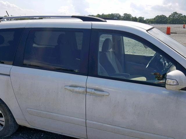 KNDMG4C78C6422340 - 2012 KIA SEDONA LX WHITE photo 9