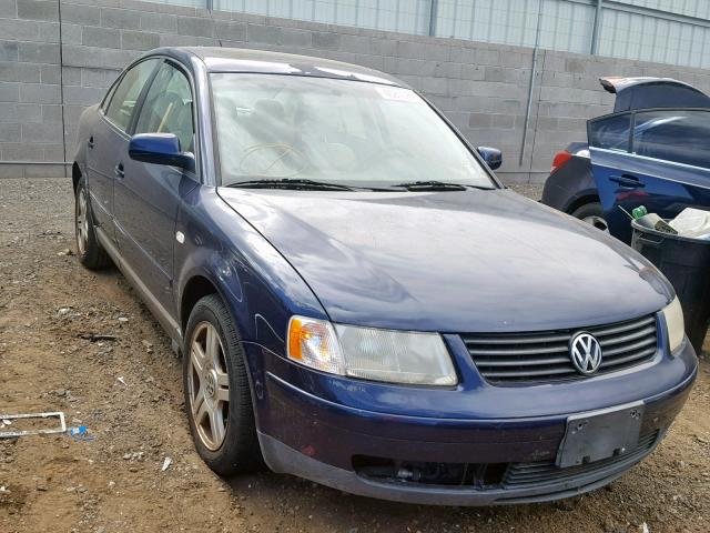 WVWBH63B51P046255 - 2001 VOLKSWAGEN PASSAT GLX BLUE photo 1