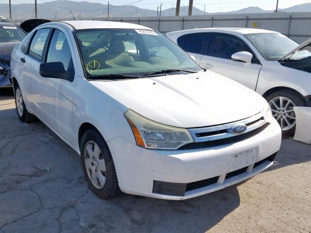 1FAHP34N18W236953 - 2008 FORD FOCUS S/SE WHITE photo 1