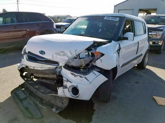 KNDJT2A53C7396907 - 2012 KIA SOUL WHITE photo 2