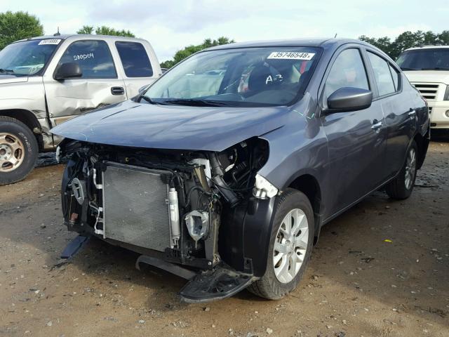 3N1CN7AP5HL870234 - 2017 NISSAN VERSA S GRAY photo 2