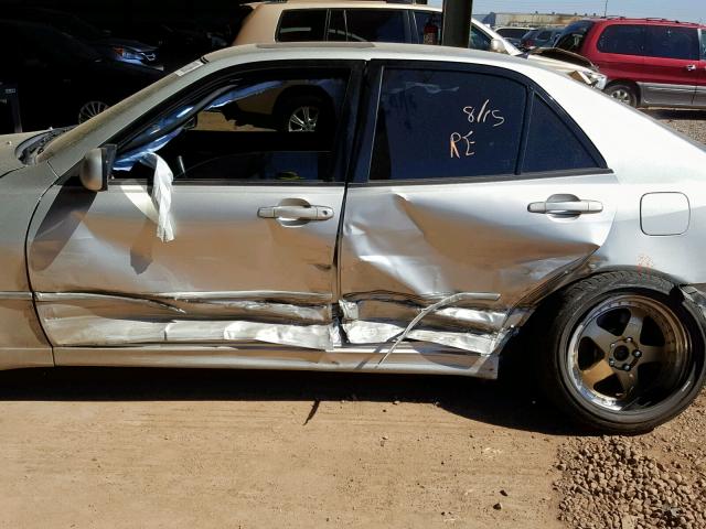 JTHBD192920056088 - 2002 LEXUS IS 300 SILVER photo 10