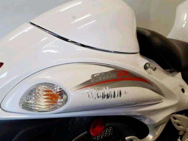 JS1GX72A3C2102095 - 2012 SUZUKI GSX1300 R WHITE photo 9