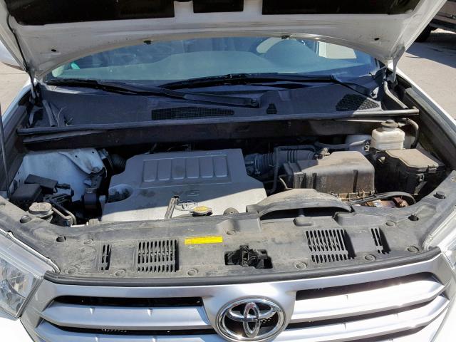 5TDBK3EH6CS149226 - 2012 TOYOTA HIGHLANDER WHITE photo 7