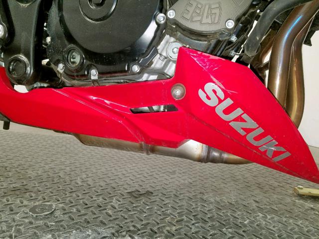 JS1C533D2J2100308 - 2018 SUZUKI GSX-S750 RED photo 14