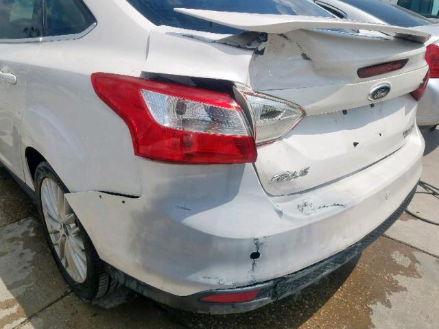 1FADP3J24DL180933 - 2013 FORD FOCUS TITA WHITE photo 9