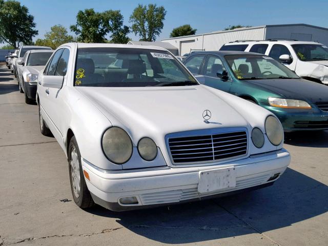 WDBJF65F6WA529733 - 1998 MERCEDES-BENZ E 320 WHITE photo 1