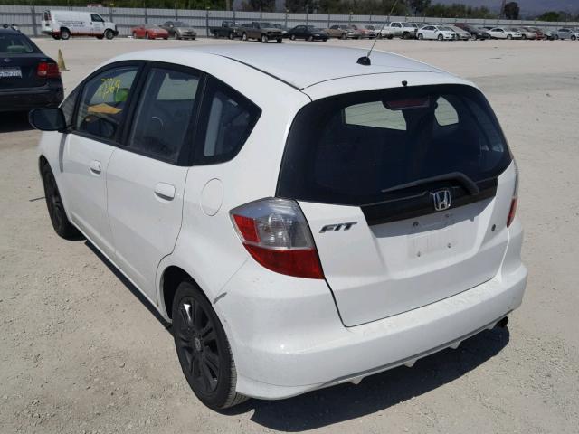 JHMGE8H21AS004695 - 2010 HONDA FIT WHITE photo 3