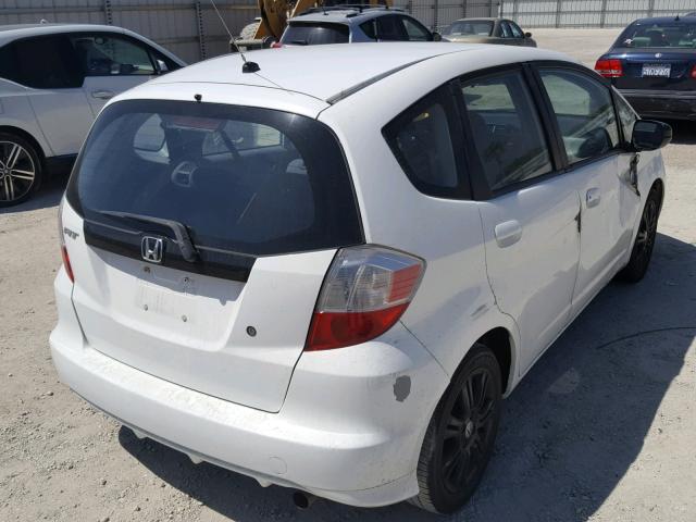 JHMGE8H21AS004695 - 2010 HONDA FIT WHITE photo 4