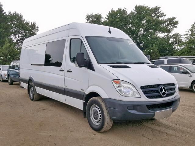 WD3PE8CC6B5531689 - 2011 MERCEDES-BENZ SPRINTER 2 WHITE photo 1