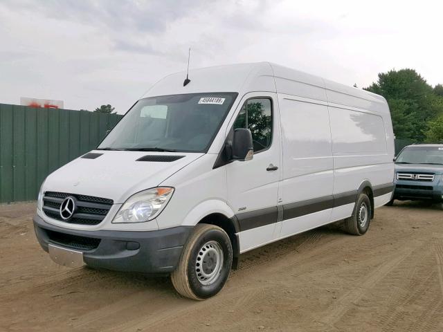 WD3PE8CC6B5531689 - 2011 MERCEDES-BENZ SPRINTER 2 WHITE photo 2