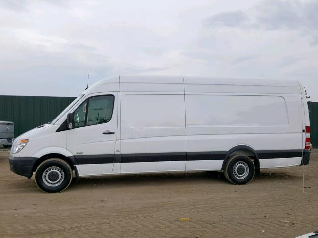 WD3PE8CC6B5531689 - 2011 MERCEDES-BENZ SPRINTER 2 WHITE photo 9