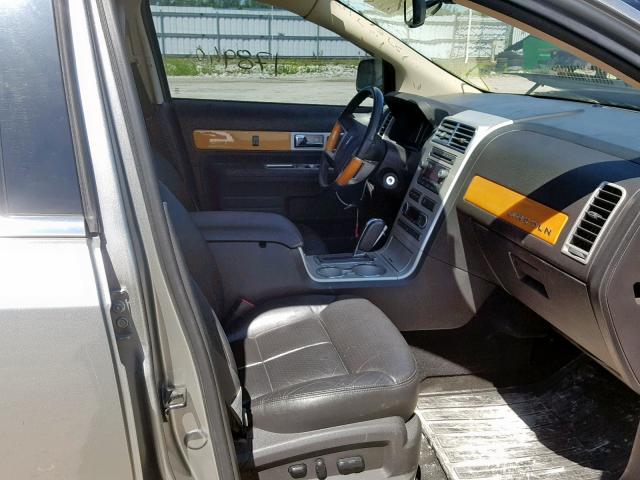 2LMDU88CX8BJ32406 - 2008 LINCOLN MKX GRAY photo 5