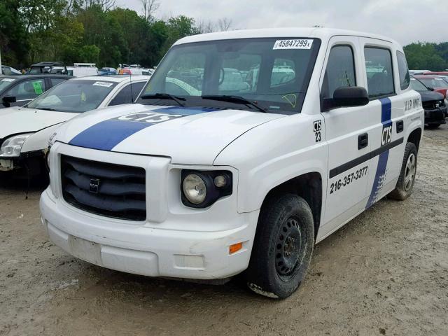 57WMD2C64FM100178 - 2015 AMERICAN MOTORS VAN WHITE photo 2