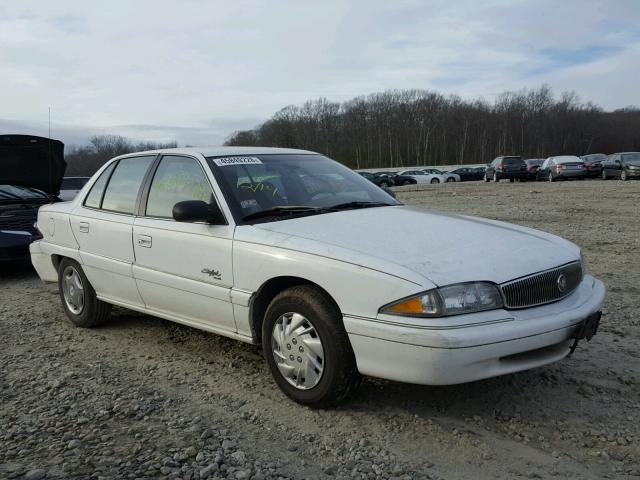 1G4NJ52M6TC416830 - 1996 BUICK SKYLARK GR WHITE photo 1