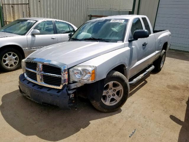 1D7HW42K67S137813 - 2007 DODGE DAKOTA SLT SILVER photo 2