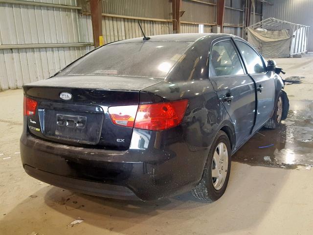 KNAFU4A28D5734347 - 2013 KIA FORTE EX BLACK photo 4