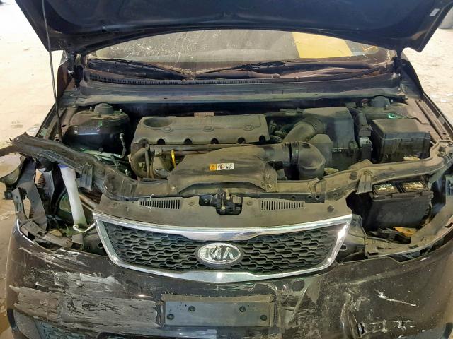 KNAFU4A28D5734347 - 2013 KIA FORTE EX BLACK photo 7