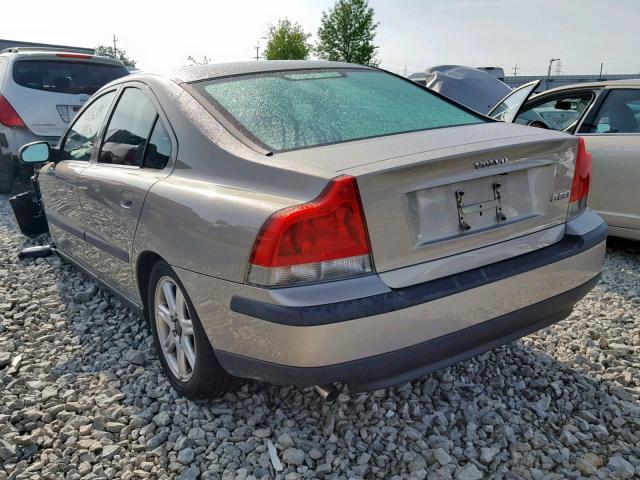 YV1RS61R522133940 - 2002 VOLVO S60 GOLD photo 3