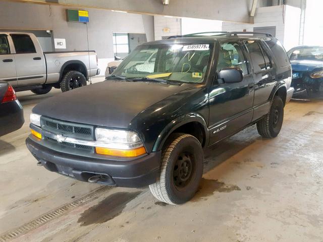 1GNDT13W81K248136 - 2001 CHEVROLET BLAZER GREEN photo 2