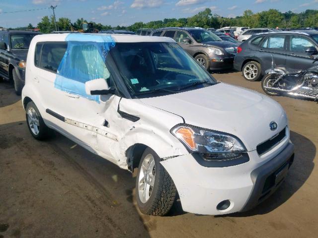 KNDJT2A26B7331876 - 2011 KIA SOUL WHITE photo 1