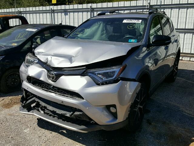 2T3JFREVXGW413755 - 2016 TOYOTA RAV4 SE SILVER photo 2