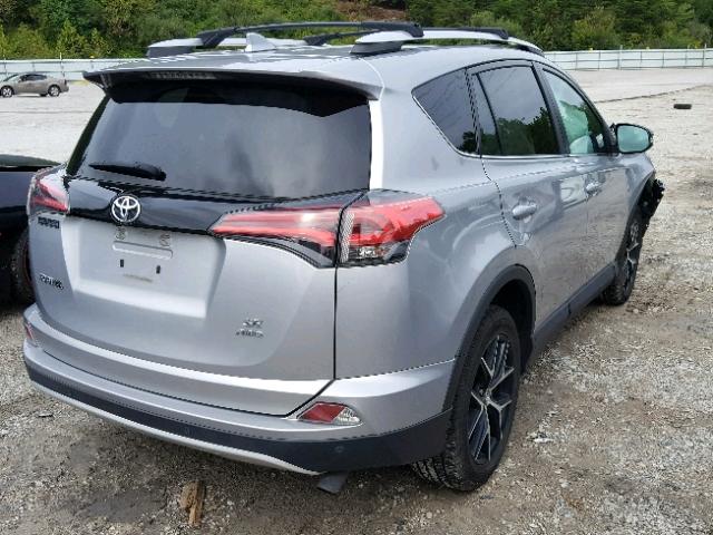 2T3JFREVXGW413755 - 2016 TOYOTA RAV4 SE SILVER photo 4