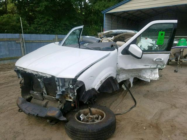 5LMFU27R04LJ17699 - 2004 LINCOLN NAVIGATOR WHITE photo 2