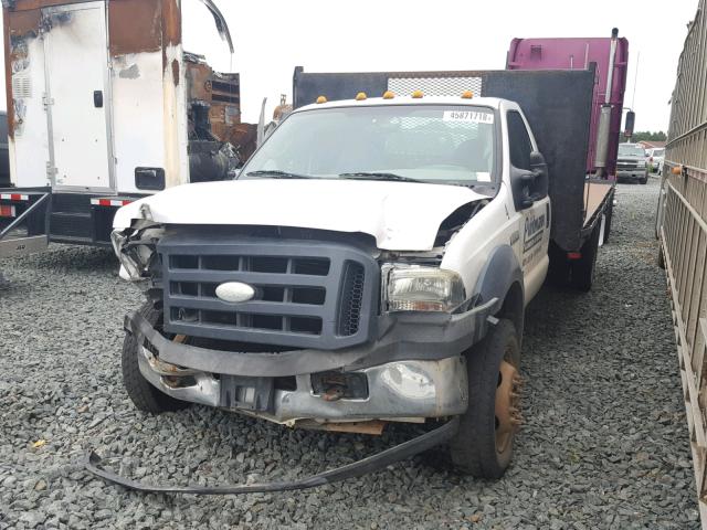 1FDAF57P46EA33738 - 2006 FORD F550 SUPER WHITE photo 2