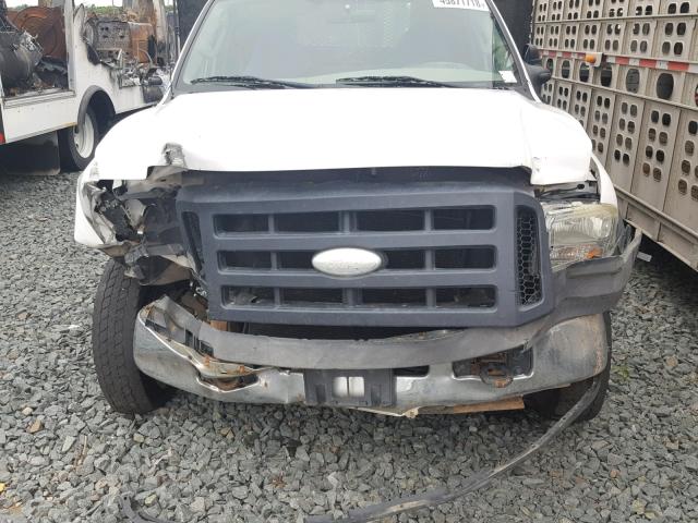 1FDAF57P46EA33738 - 2006 FORD F550 SUPER WHITE photo 7