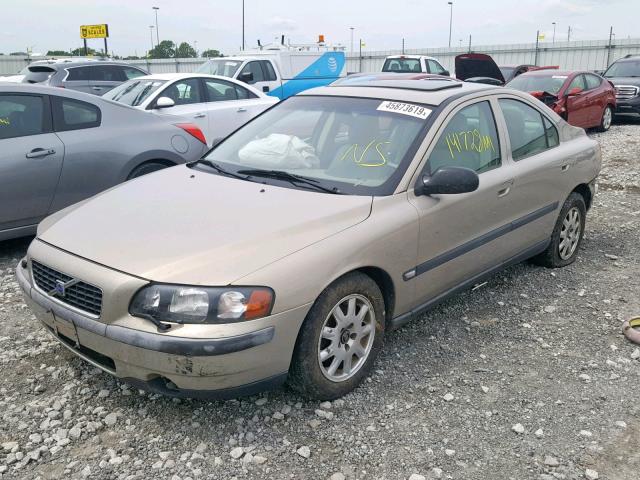 YV1RS61R112089577 - 2001 VOLVO S60 BEIGE photo 2