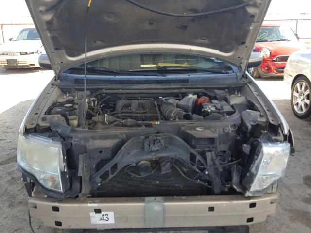 1FMDK02W38GA06161 - 2008 FORD TAURUS X S TAN photo 7