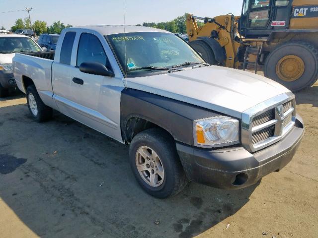 1D7HE42K56S637656 - 2006 DODGE DAKOTA SLT SILVER photo 1