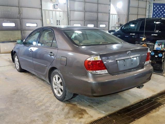 4T1BF30K95U607553 - 2005 TOYOTA CAMRY LE SILVER photo 3
