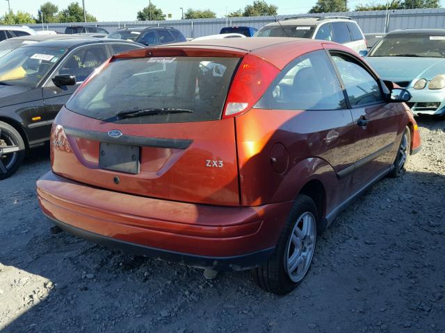 3FAFP3133YR239267 - 2000 FORD FOCUS ZX3 ORANGE photo 4