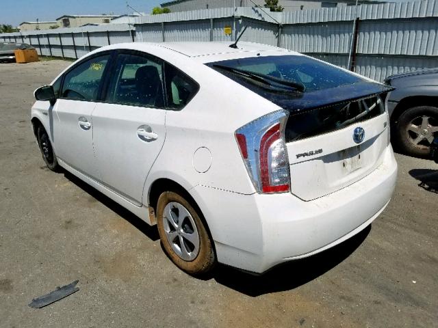 JTDKN3DU5D5666918 - 2013 TOYOTA PRIUS WHITE photo 3