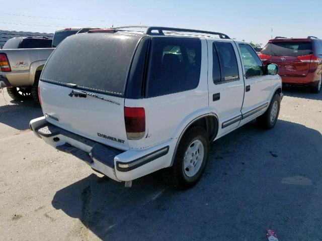 1GNDT13W3XK171748 - 1999 CHEVROLET BLAZER WHITE photo 4