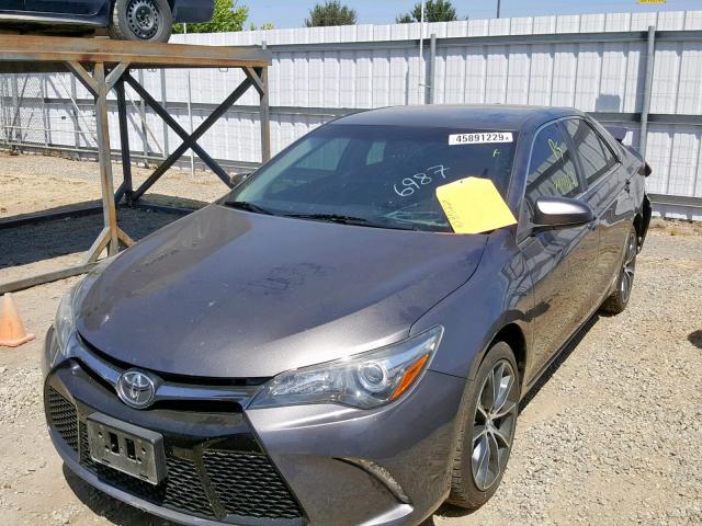 4T1BF1FK8FU883283 - 2015 TOYOTA CAMRY LE GRAY photo 2