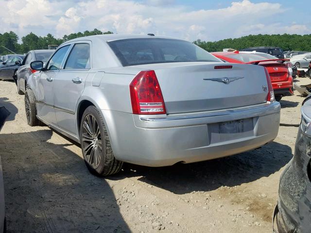 2C3CA2CV7AH273189 - 2010 CHRYSLER 300 S SILVER photo 3