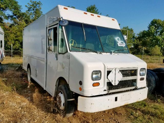 4UZAANBW81CH53113 - 2001 FREIGHTLINER CHASSIS M WHITE photo 1