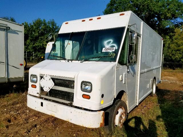 4UZAANBW81CH53113 - 2001 FREIGHTLINER CHASSIS M WHITE photo 2