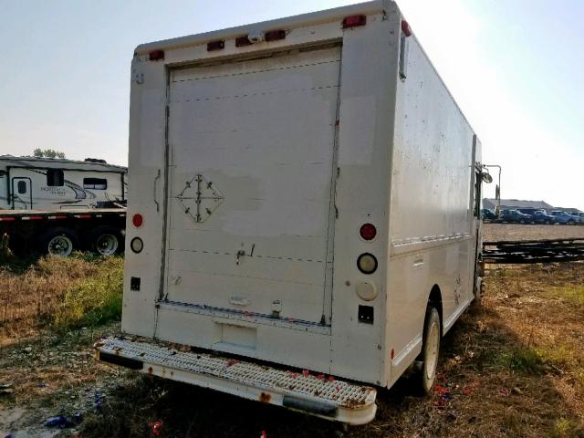 4UZAANBW81CH53113 - 2001 FREIGHTLINER CHASSIS M WHITE photo 4