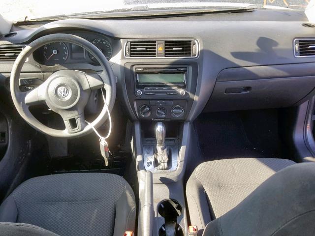 3VW2K7AJXCM312683 - 2012 VOLKSWAGEN JETTA BASE GRAY photo 9