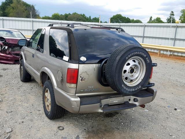 1GNCT18W1XK187807 - 1999 CHEVROLET BLAZER TAN photo 3