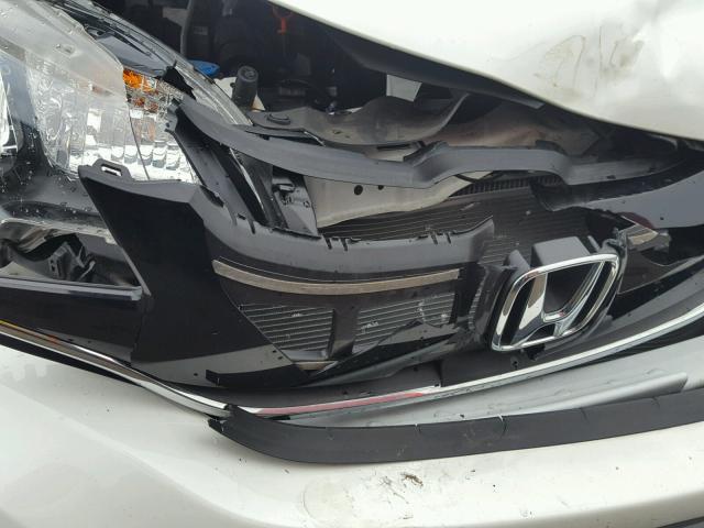 JHMGK5H76GX043703 - 2016 HONDA FIT EX WHITE photo 9