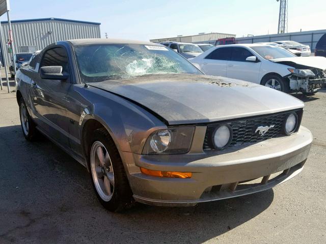 1ZVFT82H355246339 - 2005 FORD MUSTANG GT CHARCOAL photo 1