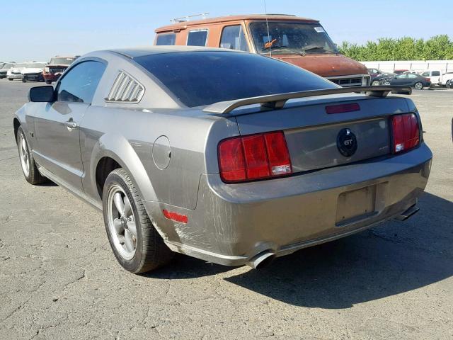 1ZVFT82H355246339 - 2005 FORD MUSTANG GT CHARCOAL photo 3