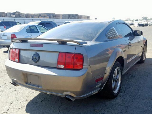 1ZVFT82H355246339 - 2005 FORD MUSTANG GT CHARCOAL photo 4