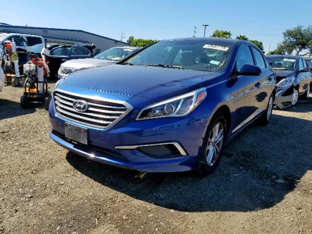 5NPE24AF8HH574905 - 2017 HYUNDAI SONATA SE BLUE photo 2