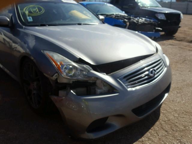 JNKCV64E68M110237 - 2008 INFINITI G37 BASE GRAY photo 9